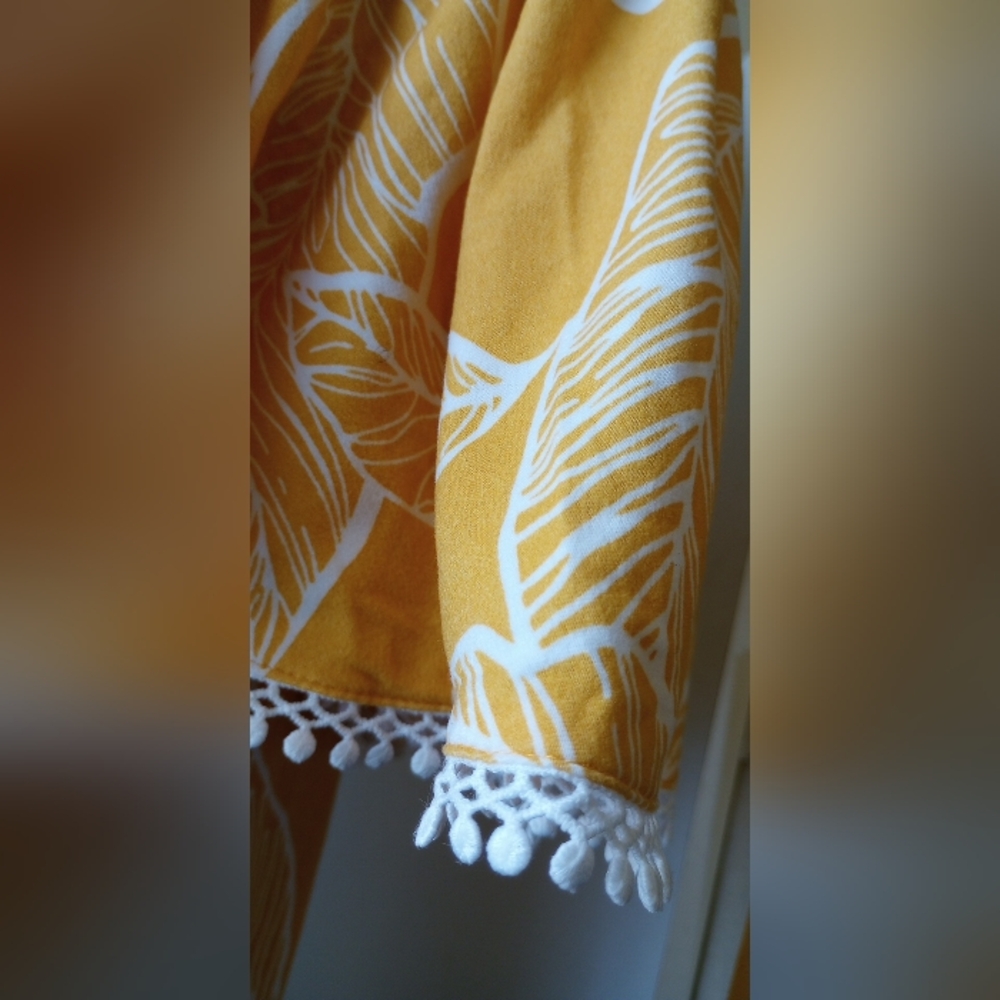 NWOT Yellow Off-Shoulder Top Large - Picture 4 of 7
